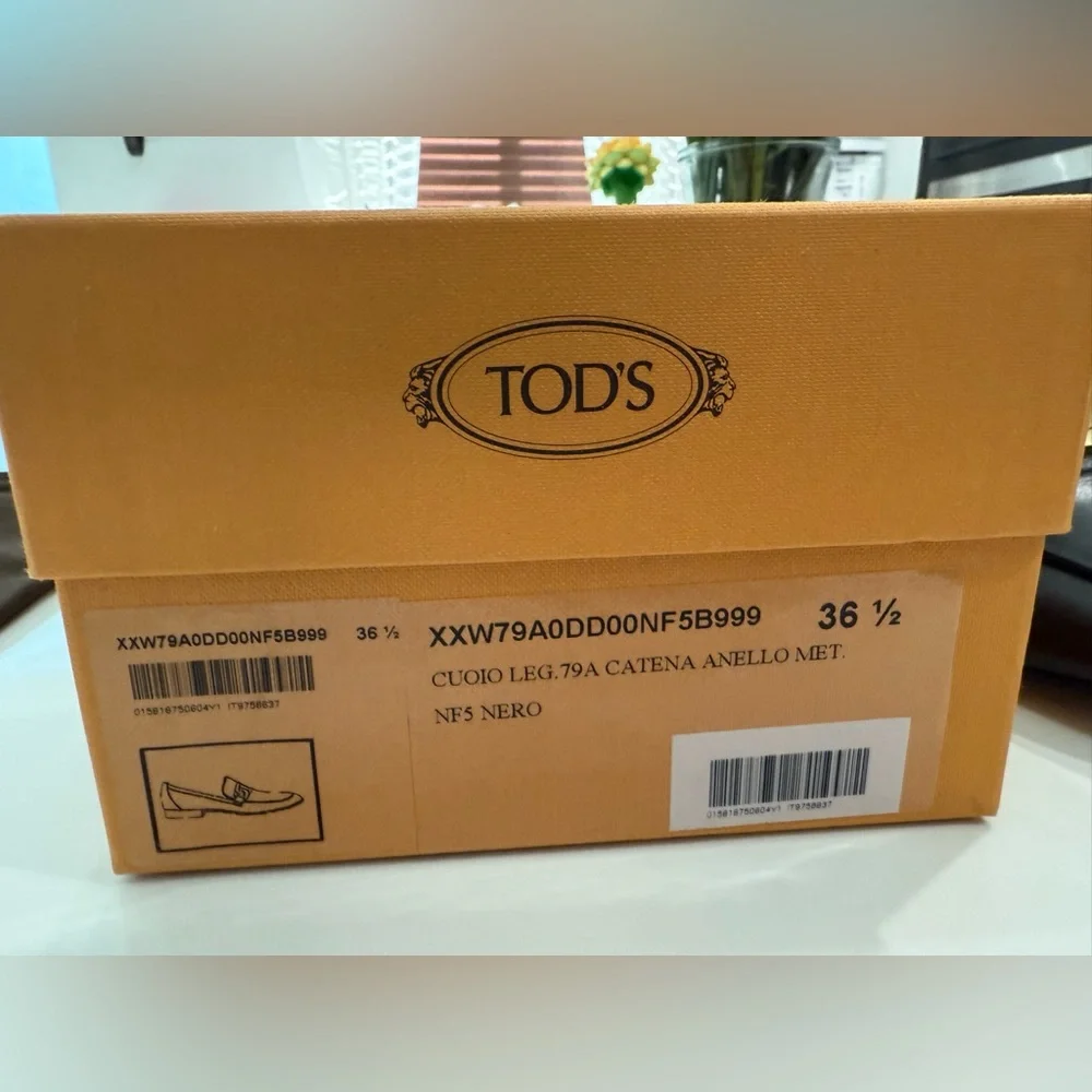 NWT Tod’s - Kate loafer with chain detail, black leather, size 36.5 (US6.5) - Picture 3 of 7